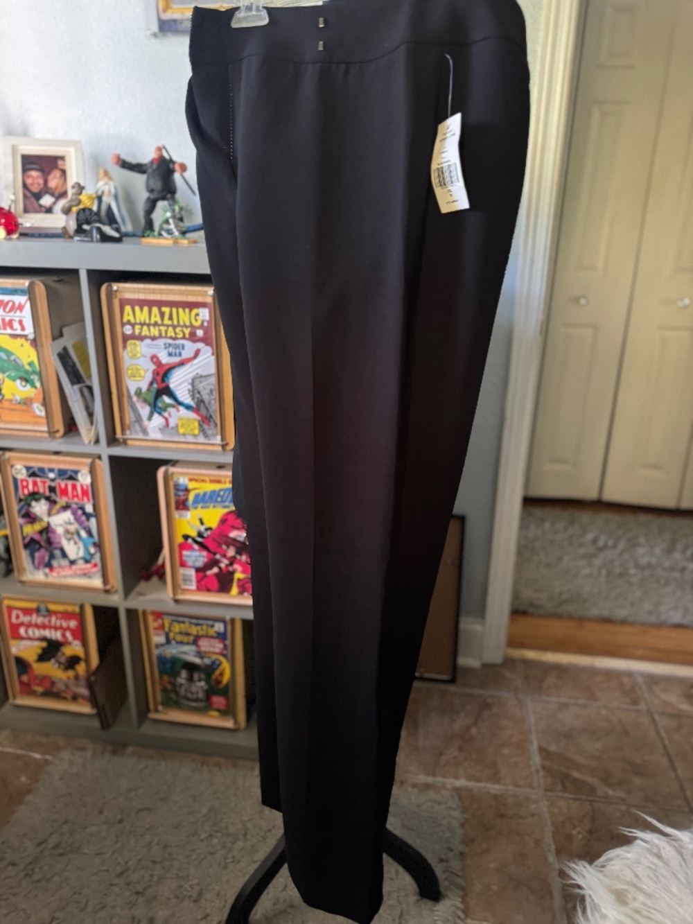 New w Tags Tahari Arthur Levine Black Dress pants size 10
